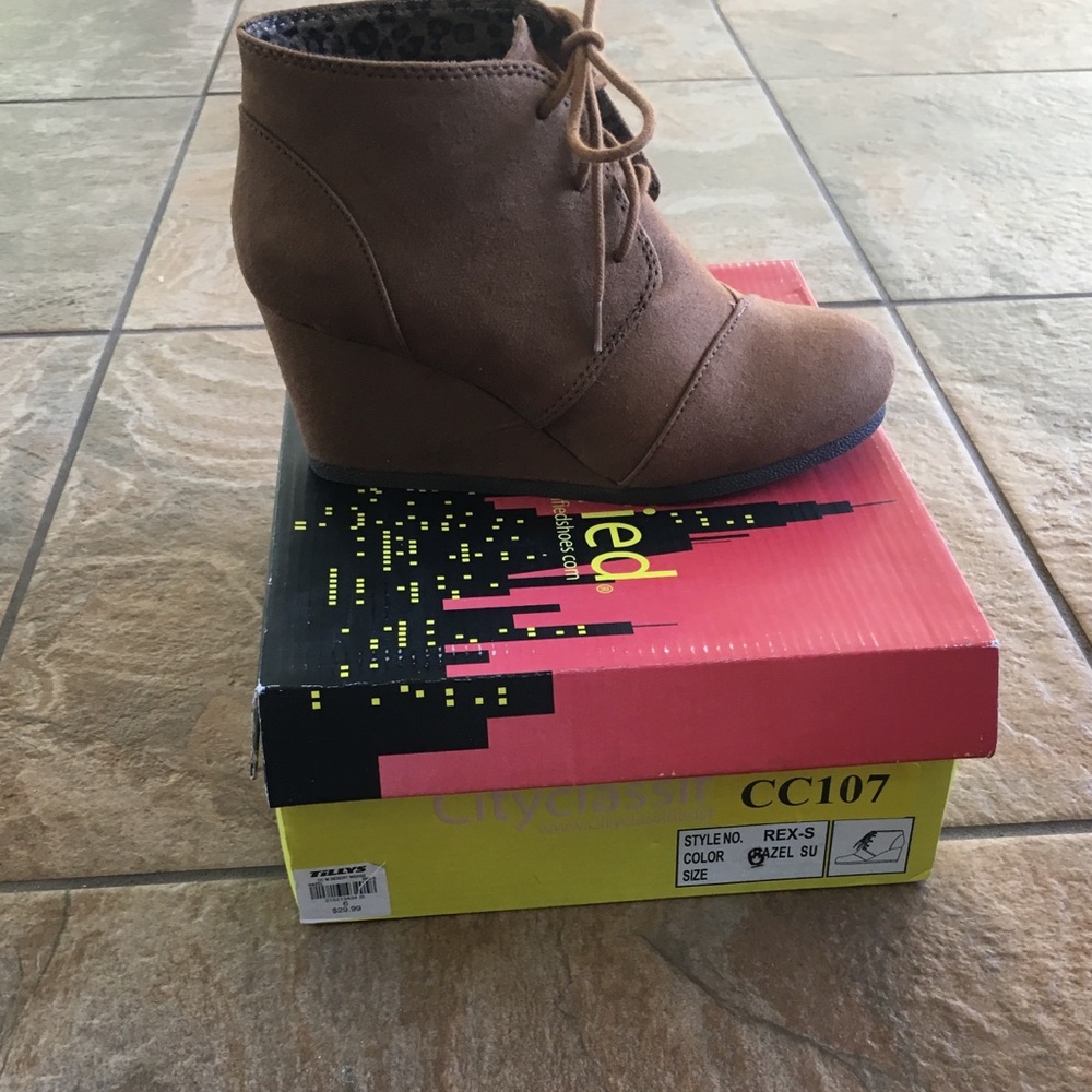 Brown City Classified booties